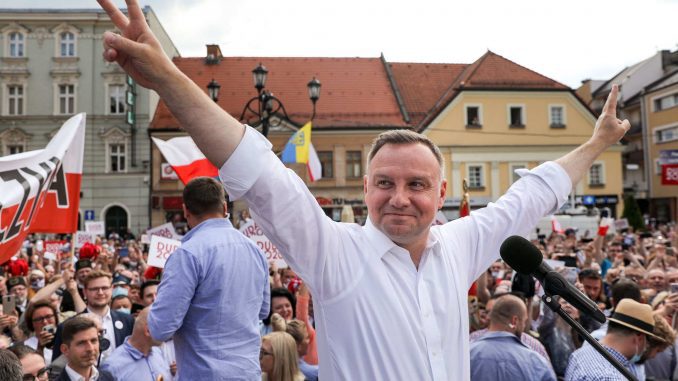 Prezydent Andrzej Duda wygrywa pierwszą turę. Będzie dogrywka
