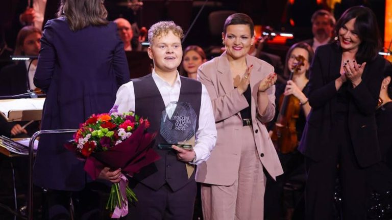 Michał Stochel z Zarębek zachwycił całą Polskę. Teraz jedzie na Eurowizję