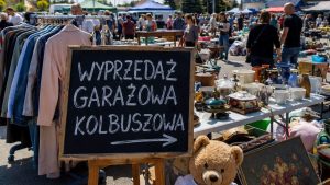 „Perełki” wracają na plac targowy przy Wolskiej. Przed nami kolejna Wyprzedaż Garażowa Tłumy znów ruszą na plac targowy przy Wolskiej? Przed nami kolejna Wyprzedaż Garażowa